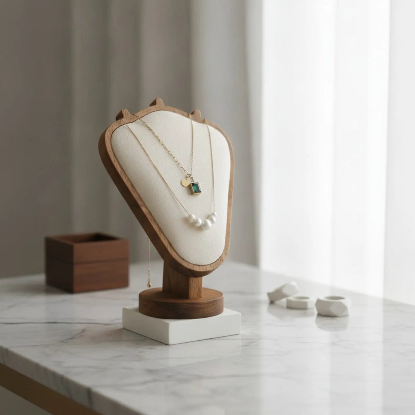 Présentoir à Colliers en Velours et Bois