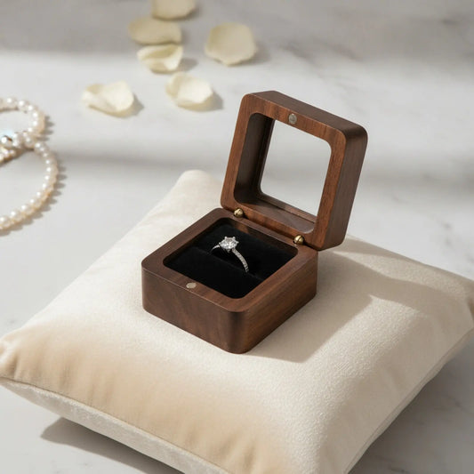 Boîte à Bague en Bois Travaillé